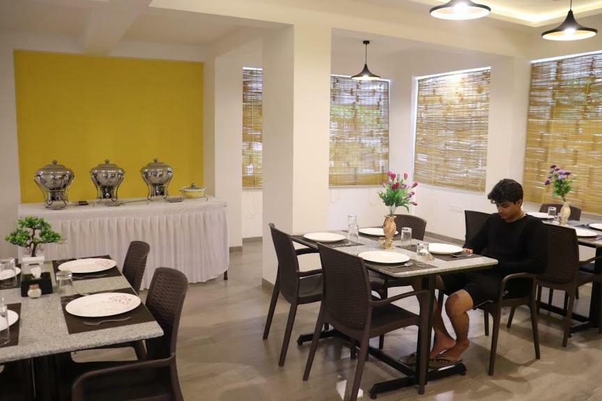 Emerald Vista Luxury Suites Пуне Екстер'єр фото